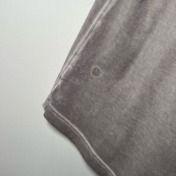 Lululemon 5 Year Basic Tee L – Carbon Dust Sun Wash Gray, Crewneck, Soft Knit - Picture 2 of 3